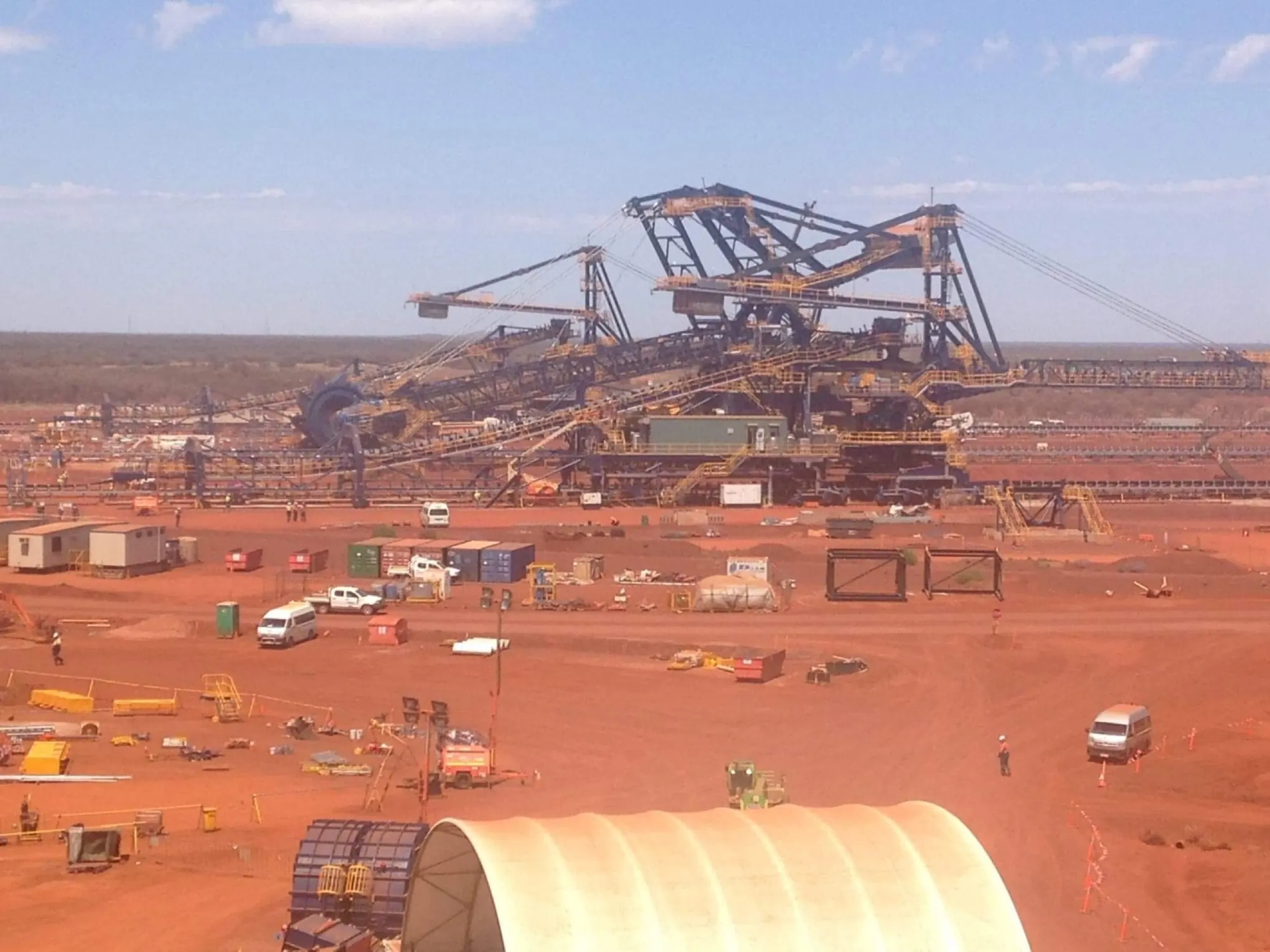 Industrial project environment representing cross-border project coordination